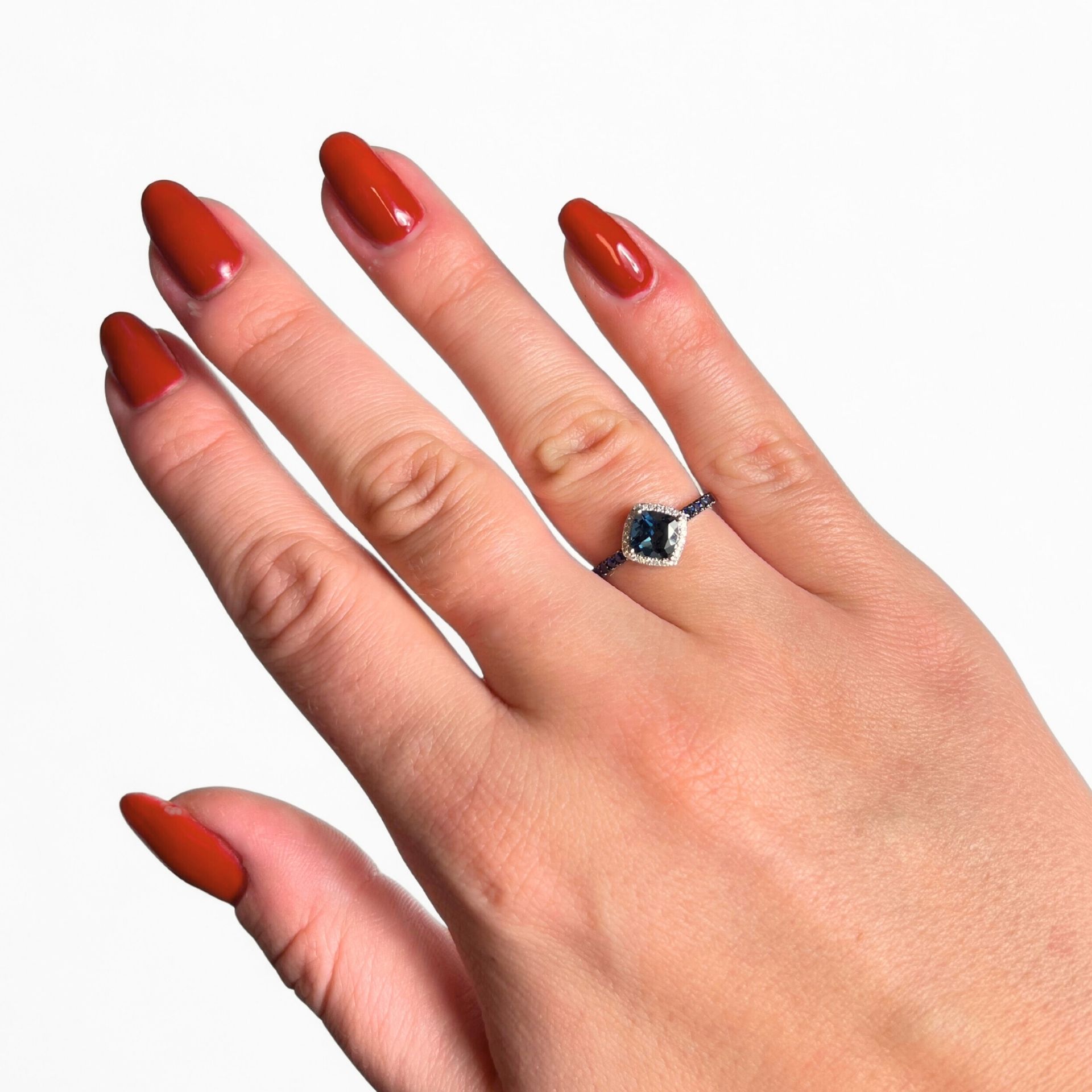 Witgouden ring met blauwe topaas, diamanten en saffieren R480-RR030449AST-MIX-W