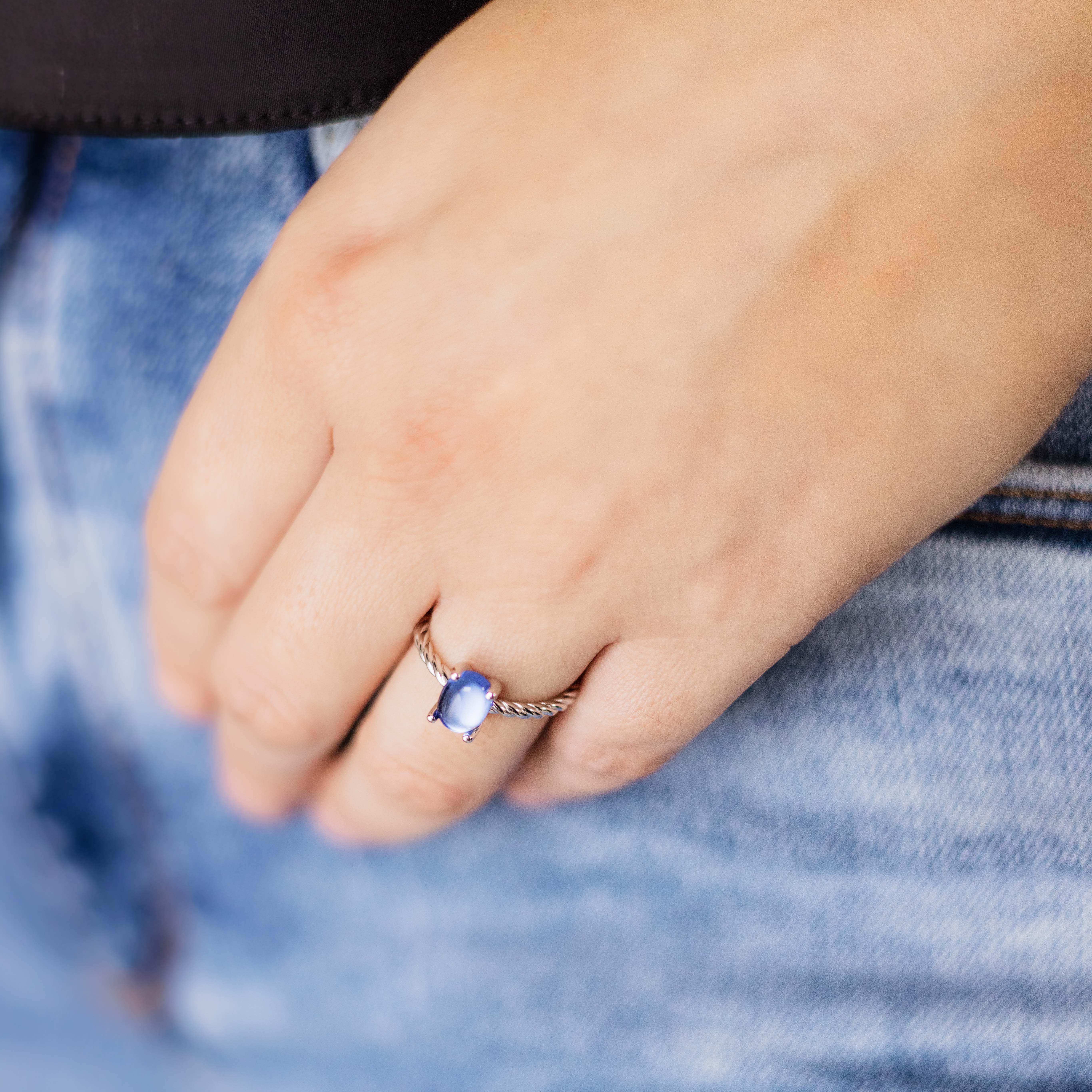 Sterling zilveren ring met blauwe steen R473LB