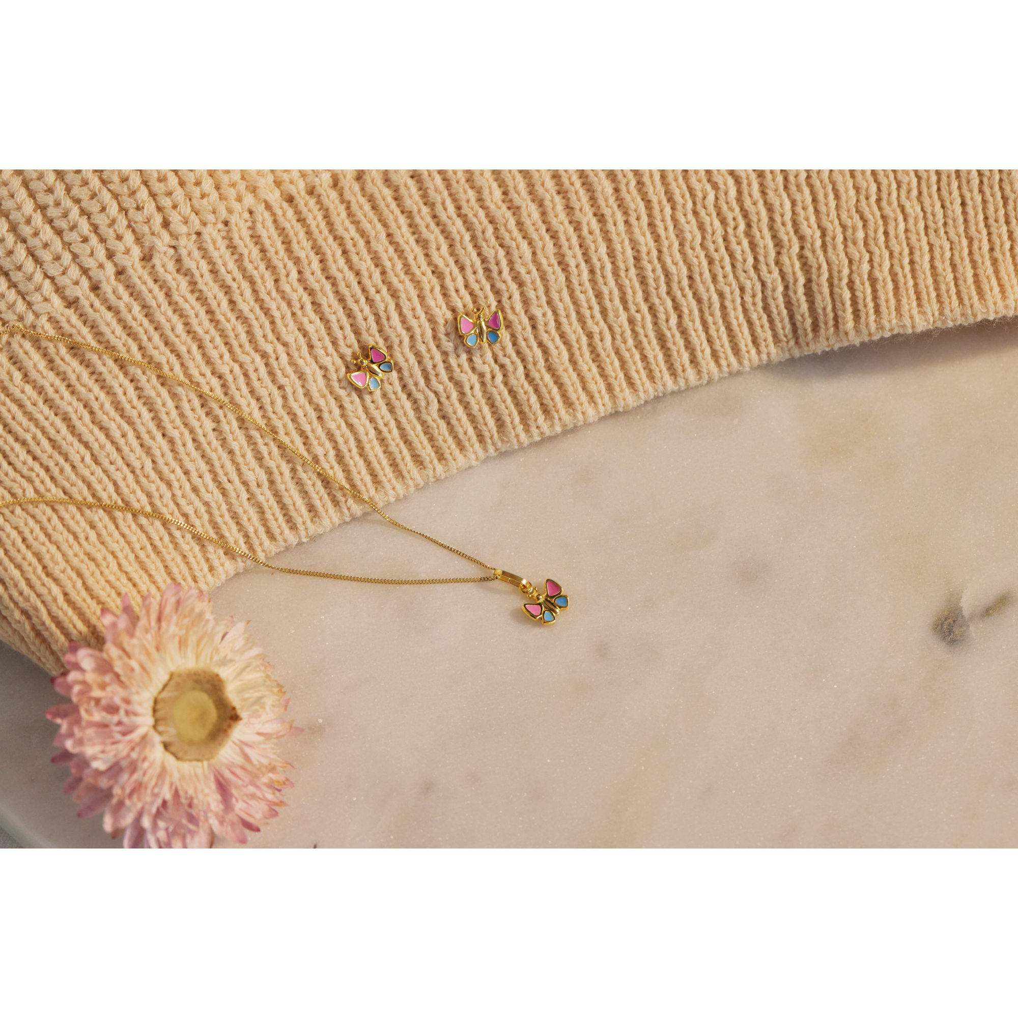 Ketting van 9 karaat met vlinder hanger en Emaille detail 2030363