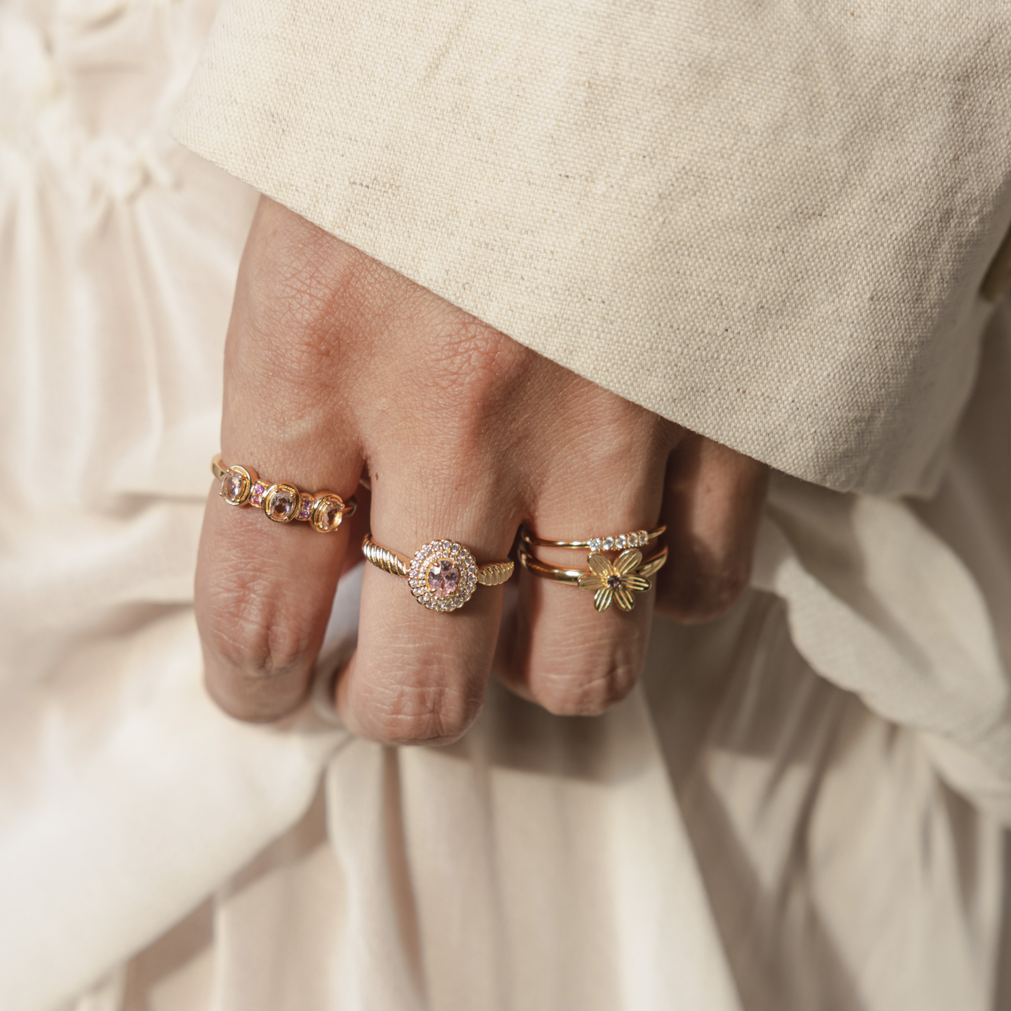 Ring gold plated met gekleurde zirkonia - 124143Y