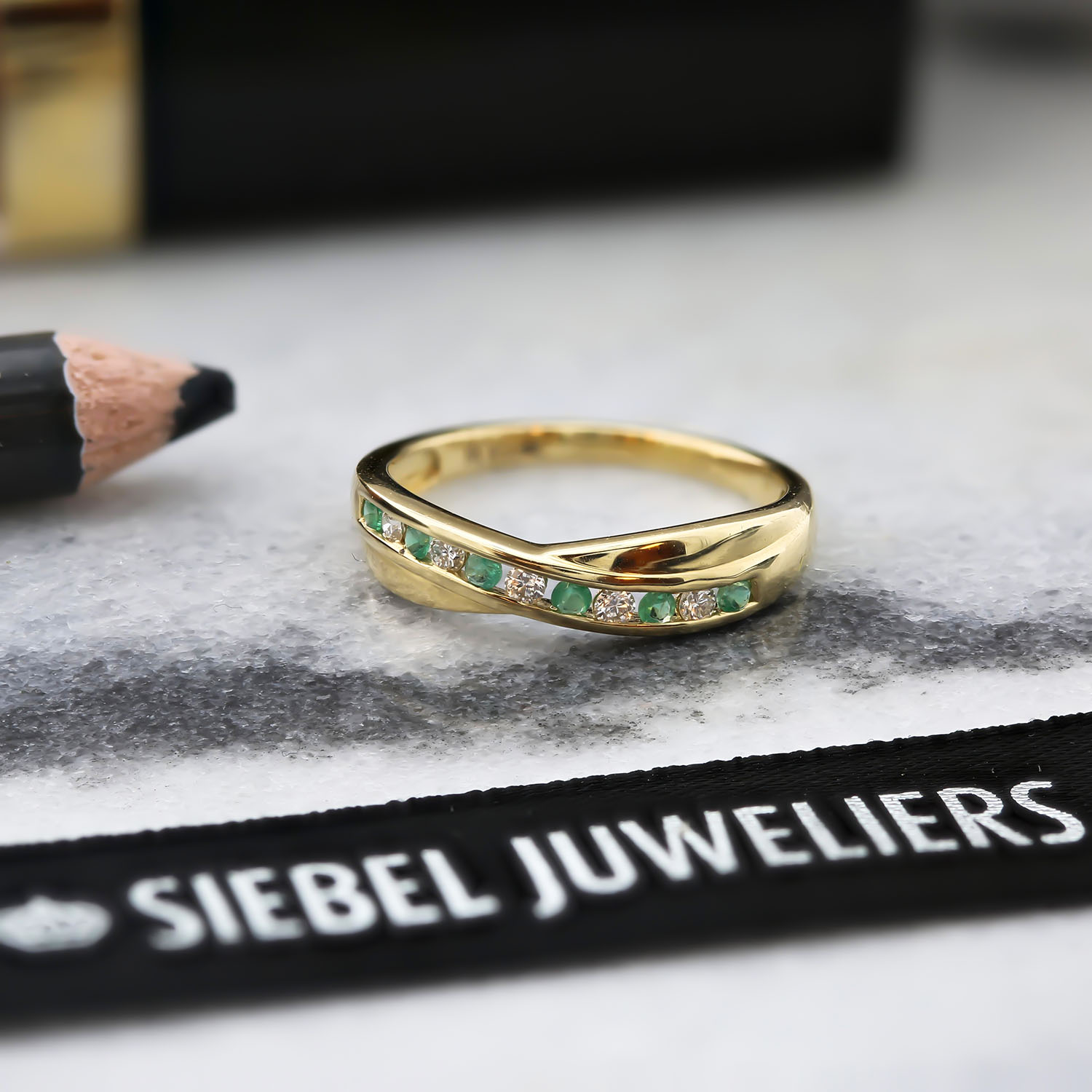 Geelgouden ring smaragd en diamanten R404-R40782-EM-Y