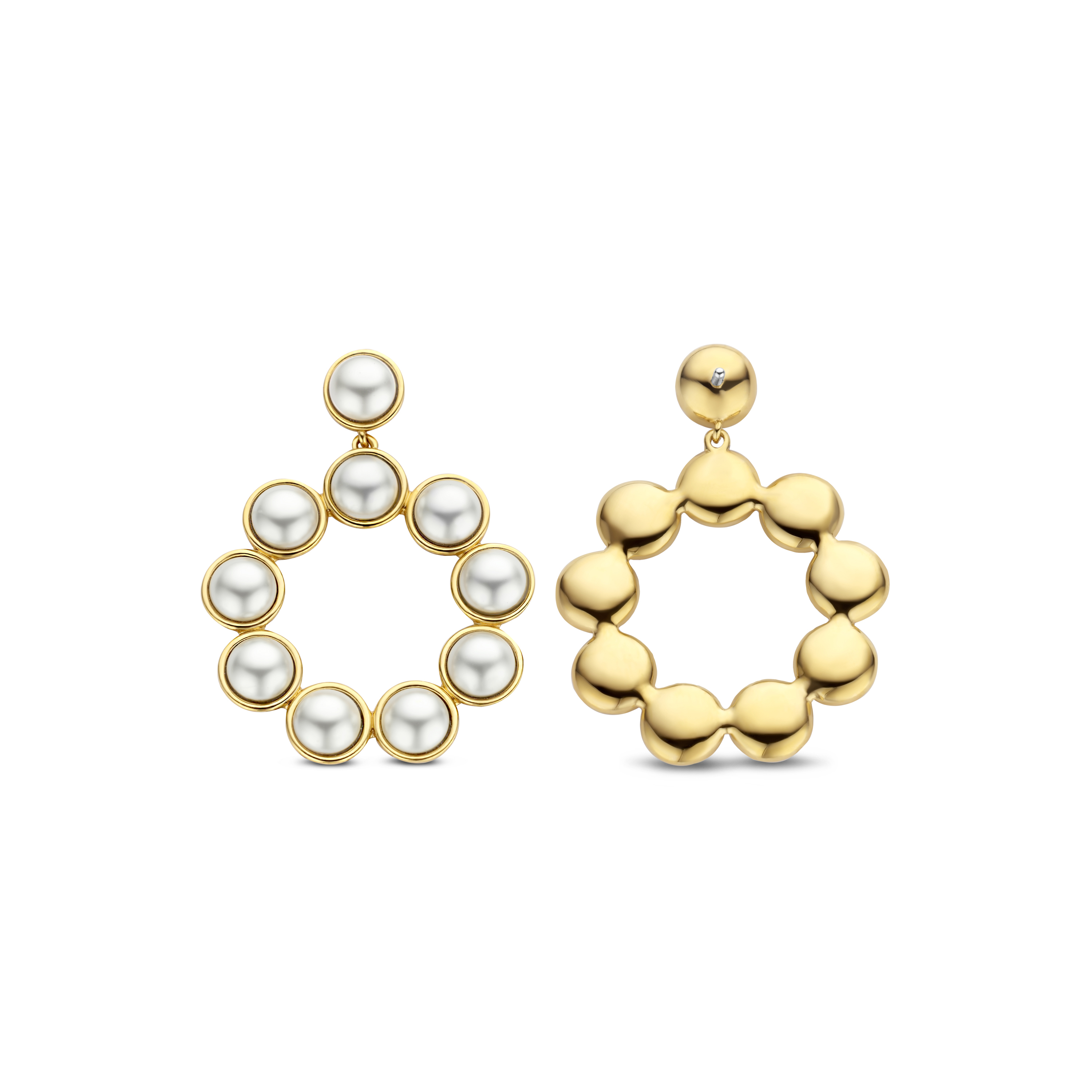 Oorhangers van gold plated  met parels 7905YP