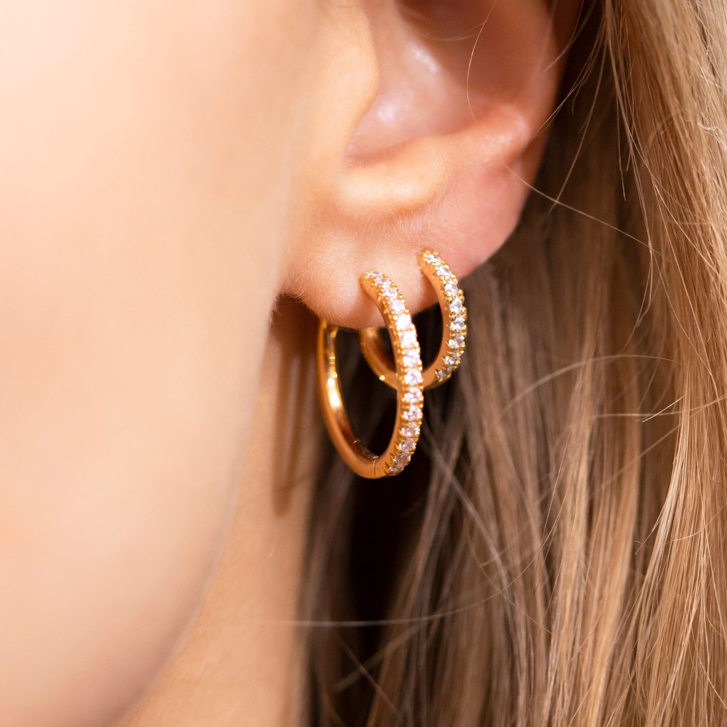 Oorringen Ellera gold plated  met witte zirkonia - SJ-E2859-CZ-YG