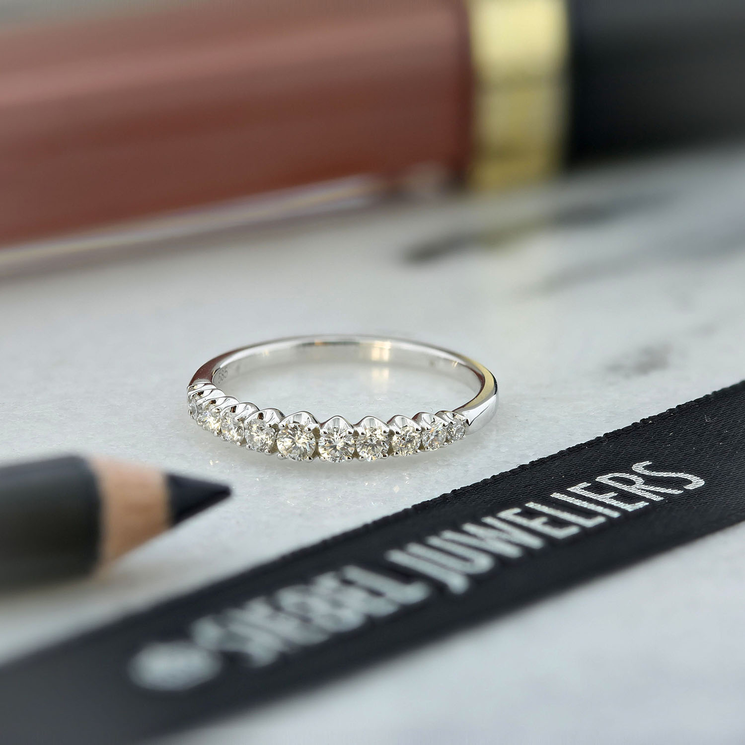 Witgouden ring met lab grown diamanten R138-RG63602-CV-W