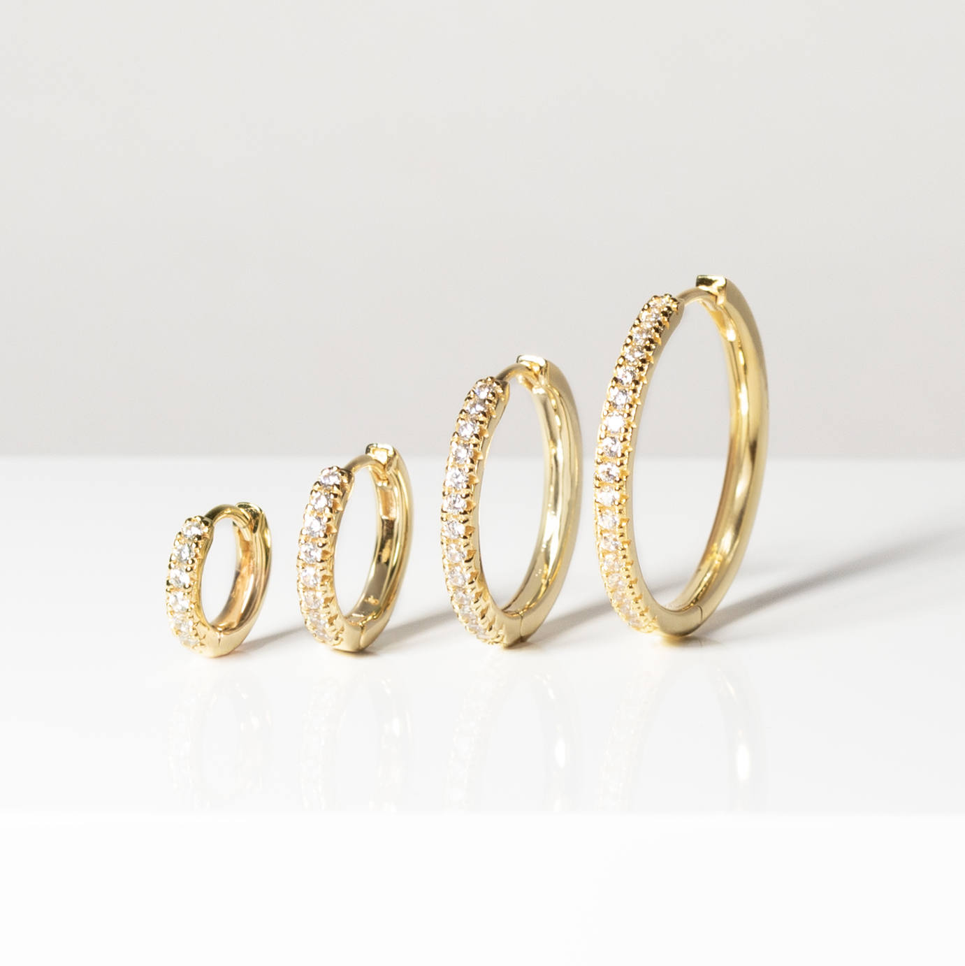 Oorringen Ellera gold plated  met witte zirkonia - SJ-E2859-CZ-YG