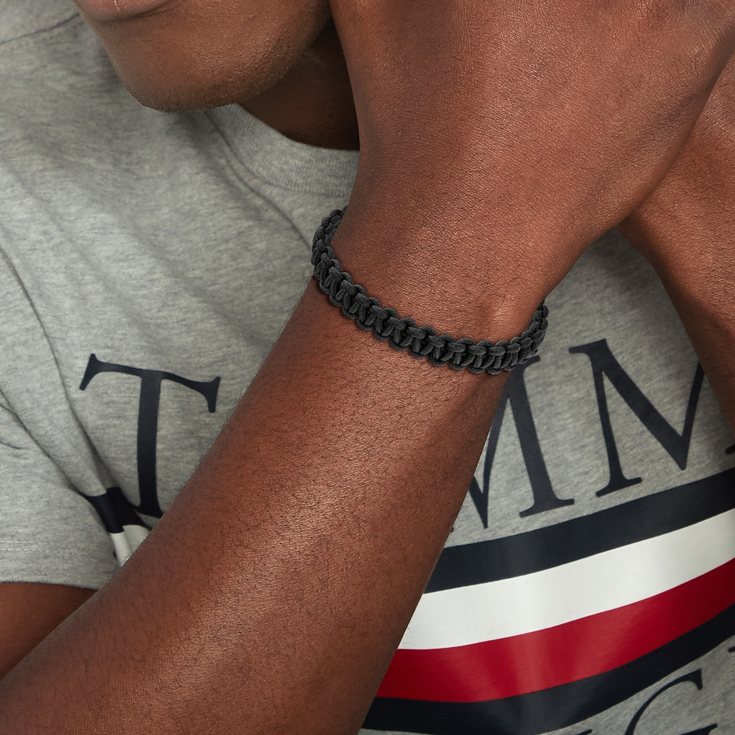 Gevlochten armband van textiel met logo detail TJ2790496