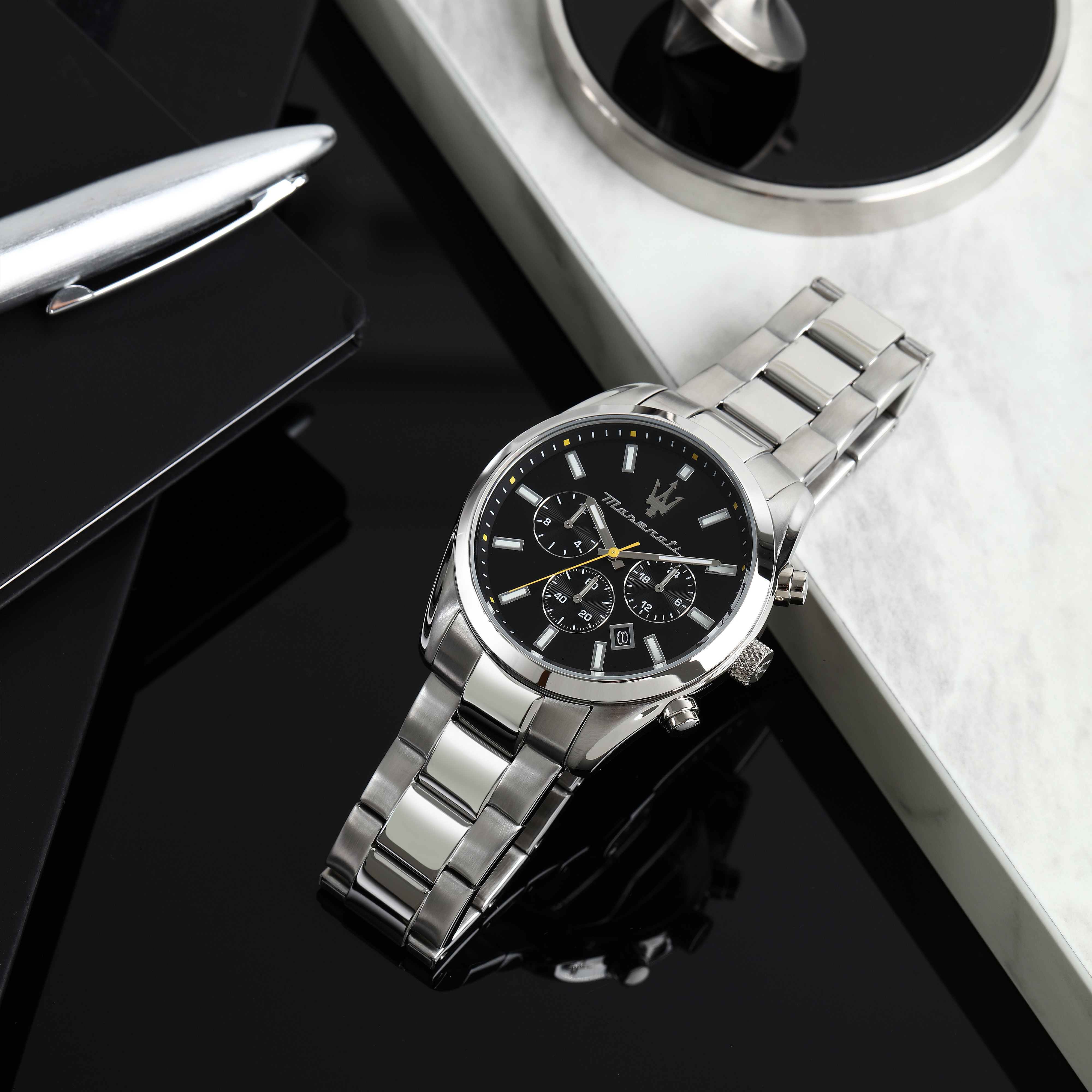 Herenhorloge Attrazione Chronograph Black - R8853151010