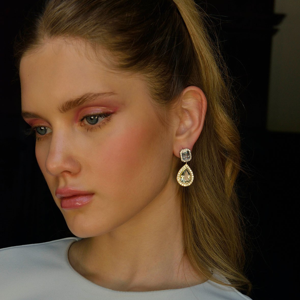 Oorhangers gold plated met Topaas en Amethist - 247A0086