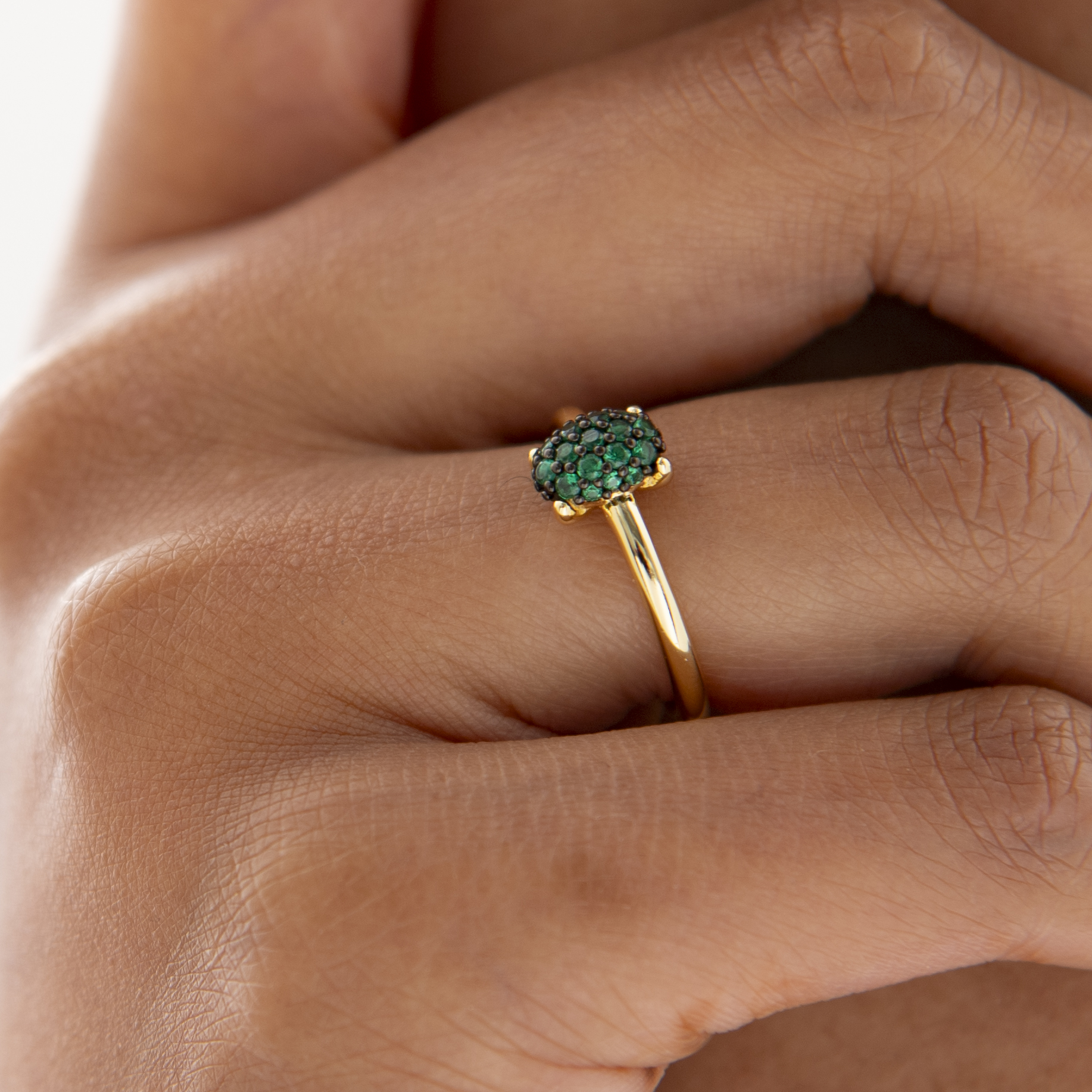 gold plated ring met groene stenen R470YG