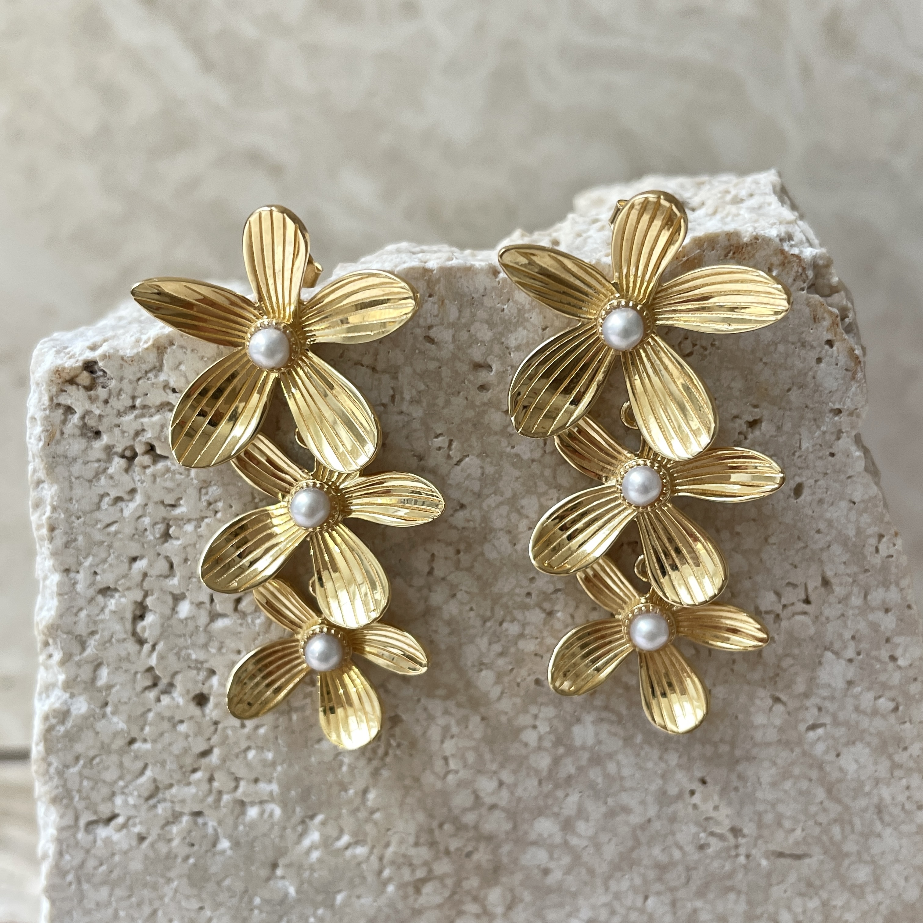 Oorhangers van gold plated  met parels 42455Y