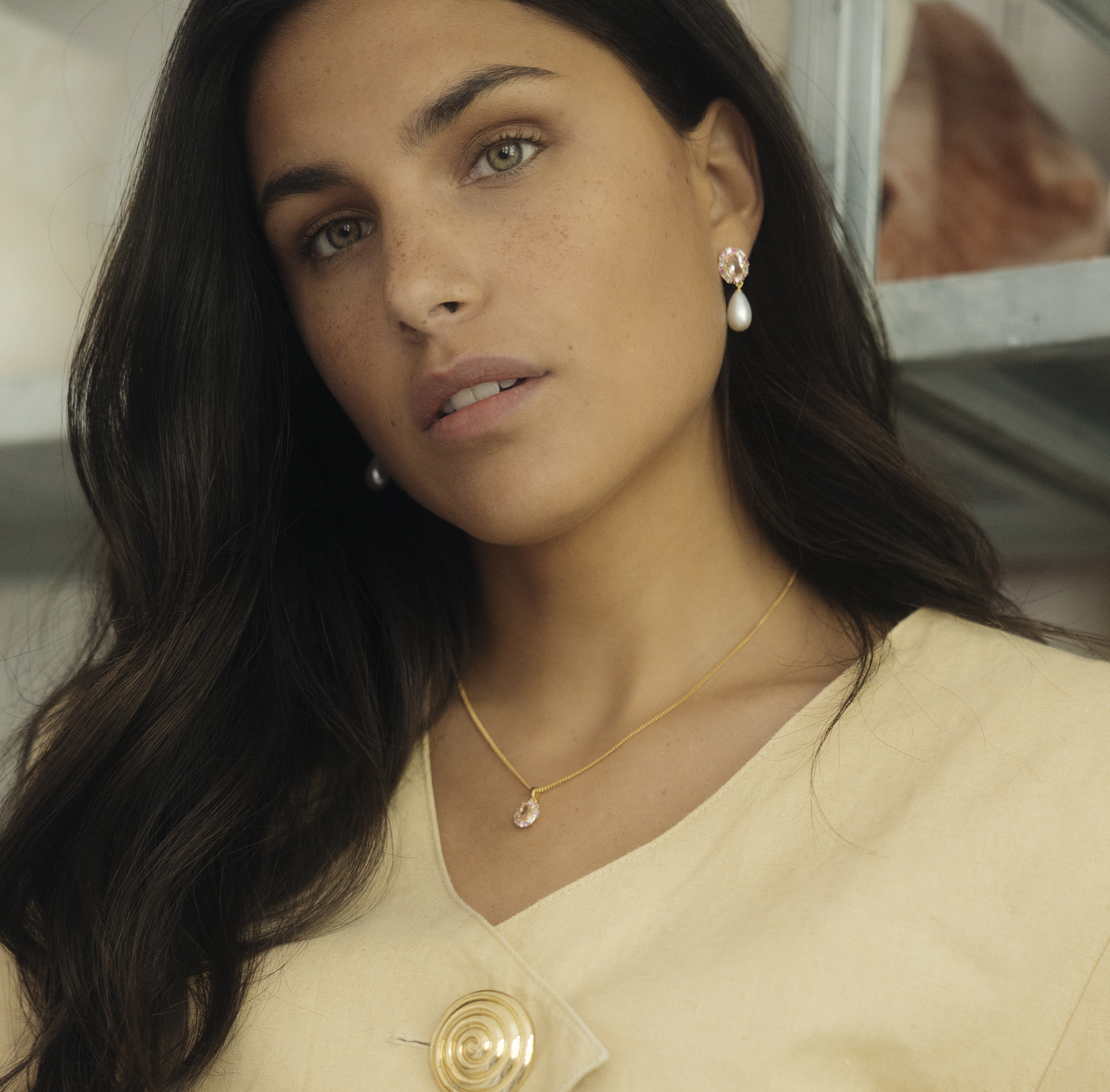 Oorhangers van gold plated  met parel en gekleurde zirkonia 42475Y