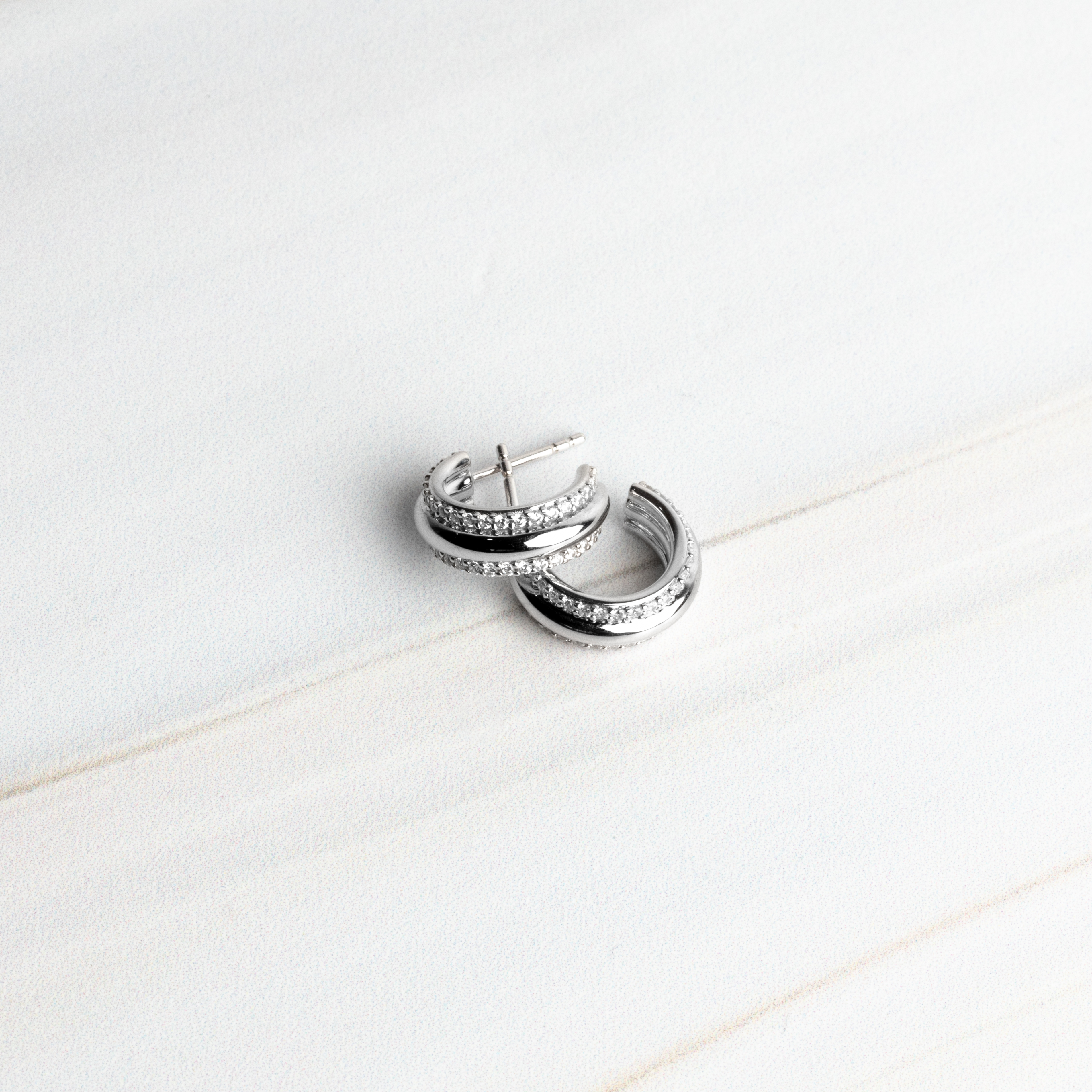 Sterling zilveren oorringen met zirkonia E1067