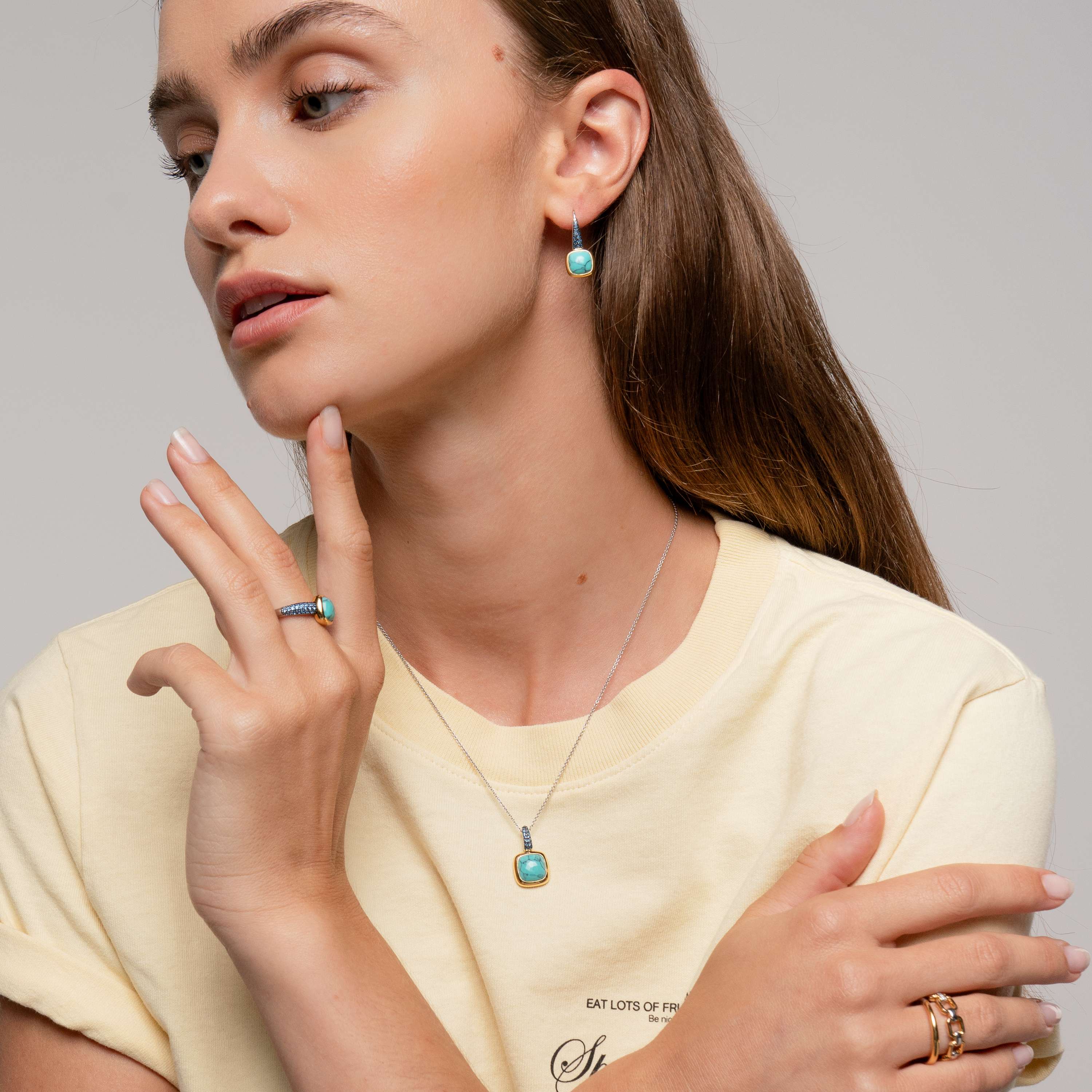 Oorhangers van gold plated  met zirkonia en imitatie turquoise 7969TQ
