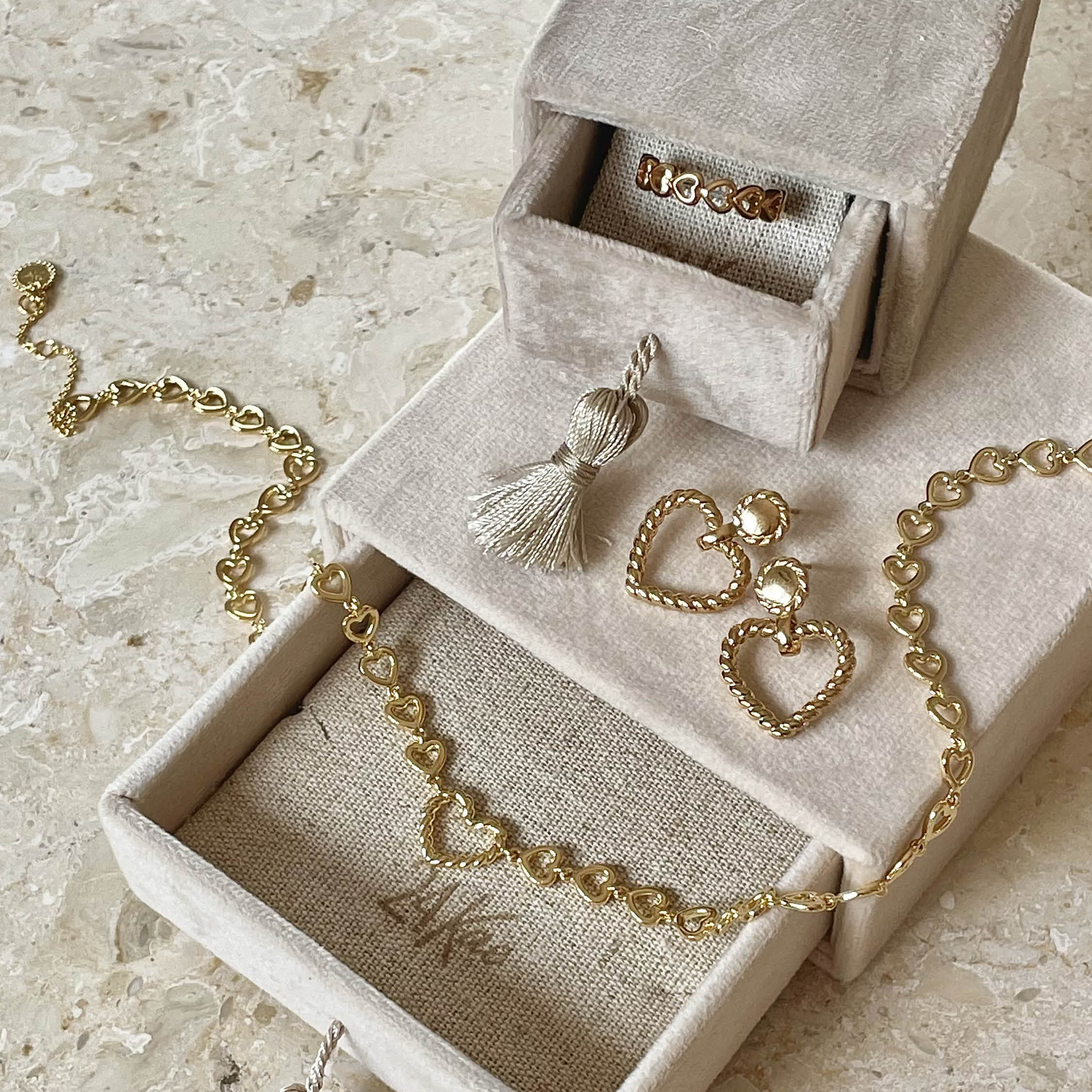 Ring van gold plated met hart detail 12455Y Ring van gold plated met hart detail 12455Y